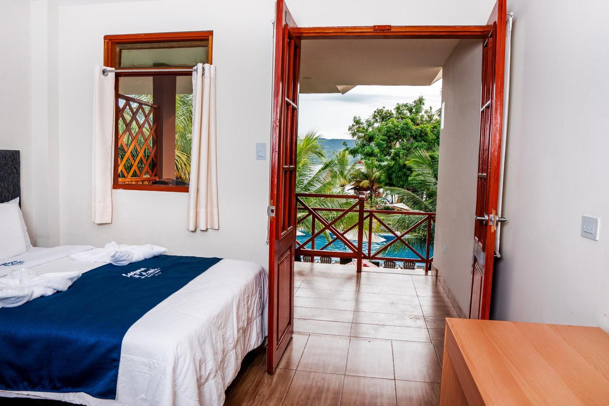 Laguna Azul Hotel & Suites Sauce Exterior photo
